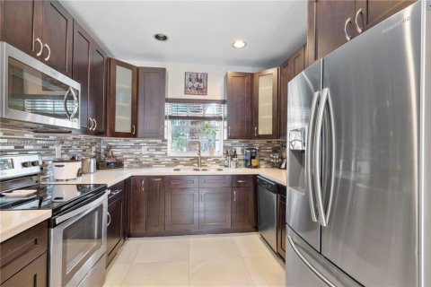Casa en venta en Pembroke Pines, Florida, 3 dormitorios, 201.41 m2 № 1573182 - foto 8