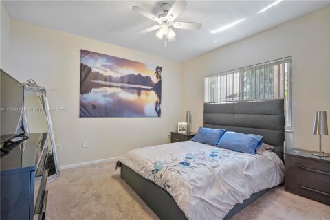 Casa en venta en Pembroke Pines, Florida, 3 dormitorios, 201.41 m2 № 1573182 - foto 30