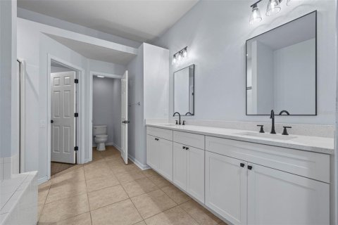 House in Parrish, Florida 4 bedrooms, 181.35 sq.m. № 1911201 - photo 12