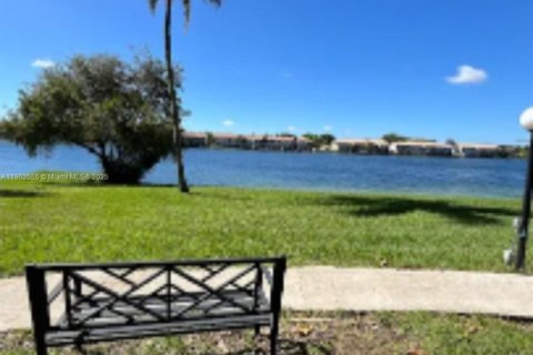 Condo in Miami, Florida, 2 bedrooms  № 1953943 - photo 21