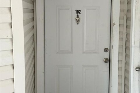 Condo in Orlando, Florida, 2 bedrooms  № 1562286 - photo 2