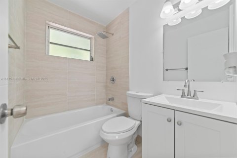 Снять в аренду виллу или дом в Норт-Майами-Бич, Флорида 2 спальни, 152.64м2, № 1980325 - фото 11