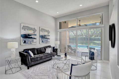 Casa en venta en Weston, Florida, 5 dormitorios, 238.02 m2 № 2066247 - foto 2