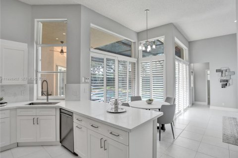 Casa en venta en Weston, Florida, 5 dormitorios, 238.02 m2 № 2066247 - foto 9