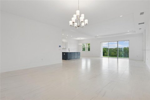 House in Apopka, Florida 4 bedrooms, 257.15 sq.m. № 1817457 - photo 4