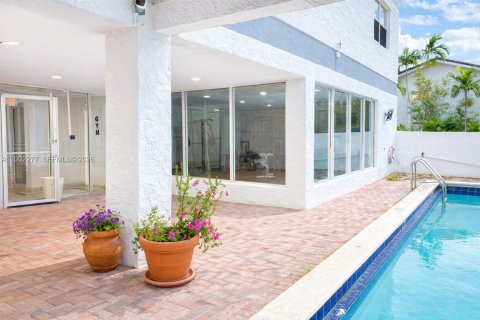 Купить кондоминиум в Норт-Майами-Бич, Флорида 2 спальни, 110.55м2, № 2067806 - фото 18