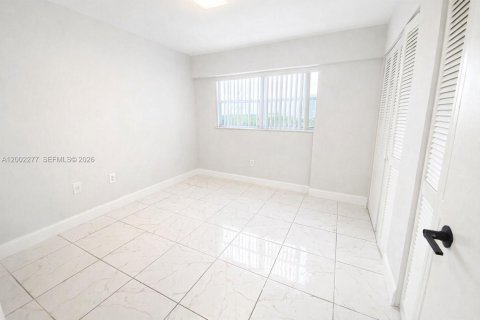 Купить кондоминиум в Норт-Майами-Бич, Флорида 2 спальни, 110.55м2, № 2067806 - фото 11