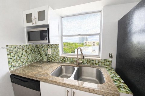 Купить кондоминиум в Норт-Майами-Бич, Флорида 2 спальни, 110.55м2, № 2067806 - фото 10