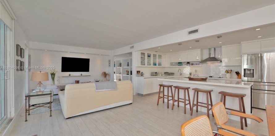 Condo à Key Biscayne, Floride, 3 chambres № 1960039