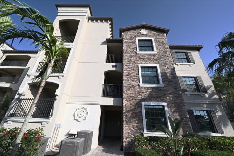Condominio en venta en Lakewood Ranch, Florida, 3 dormitorios, 119.47 m2 № 1735456 - foto 2
