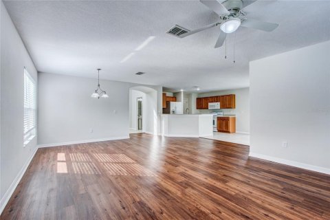 House in Land O' Lakes, Florida 3 bedrooms, 168.71 sq.m. № 2418767 - photo 15