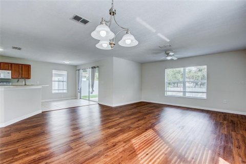 House in Land O' Lakes, Florida 3 bedrooms, 168.71 sq.m. № 2418767 - photo 14
