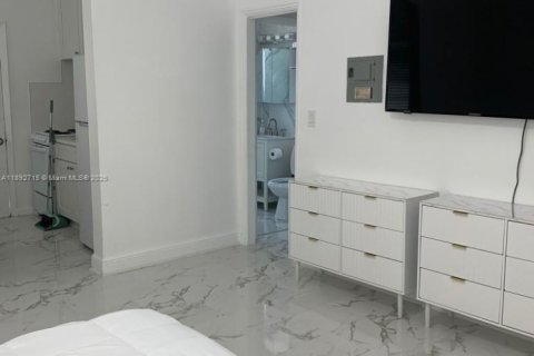 Appartement à louer à Miami Beach, Floride: 1 chambre, 46.45 m2 № 1946670 - photo 2