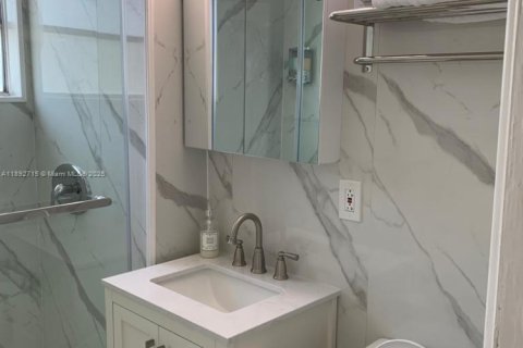Appartement à louer à Miami Beach, Floride: 1 chambre, 46.45 m2 № 1946670 - photo 5