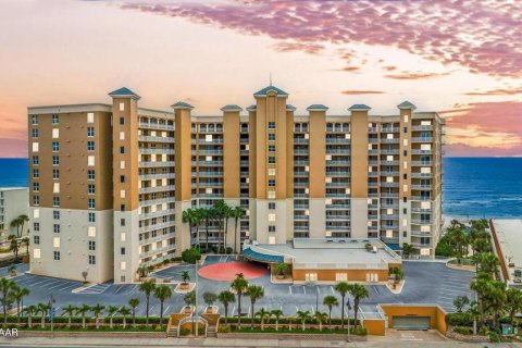 Condo in Daytona Beach, Florida, 3 bedrooms  № 2142331
