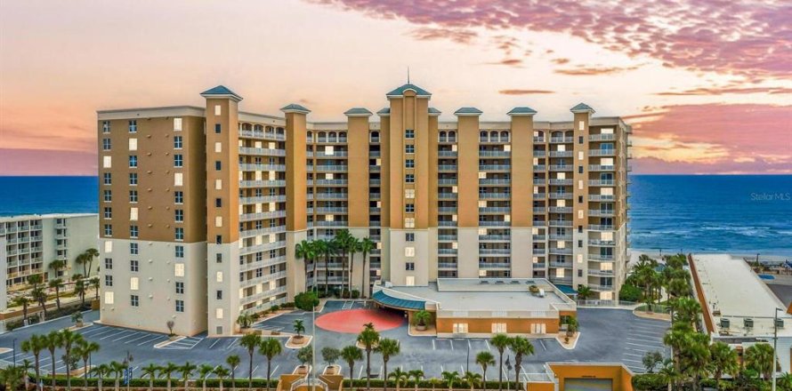 Condo in Daytona Beach, Florida, 3 bedrooms  № 2142331