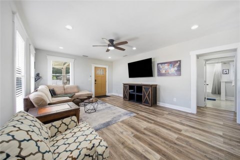 Villa ou maison à vendre à Tampa, Floride: 3 chambres, 188.22 m2 № 2395740 - photo 7