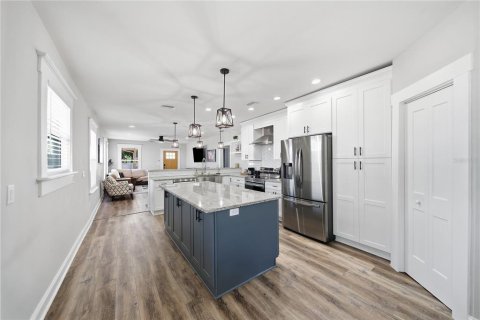 Villa ou maison à vendre à Tampa, Floride: 3 chambres, 188.22 m2 № 2395740 - photo 17