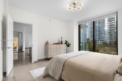 Condo in Miami, Florida, 2 bedrooms  № 2047140 - photo 12