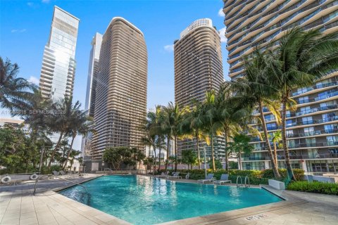 Condo in Miami, Florida, 2 bedrooms  № 2047140 - photo 28