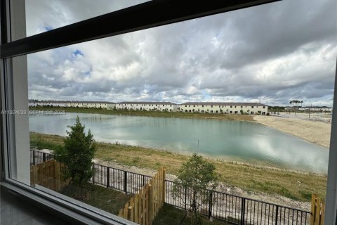 Villa ou maison à louer à Homestead, Floride: 3 chambres, 143.53 m2 № 1982371 - photo 2