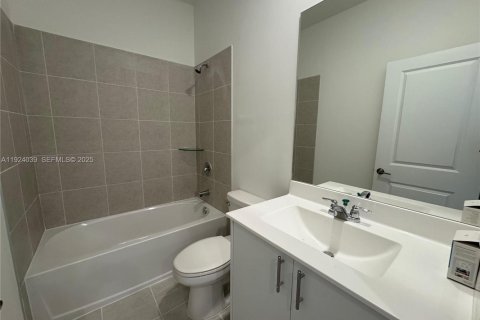 Villa ou maison à louer à Homestead, Floride: 3 chambres, 143.53 m2 № 1982371 - photo 8