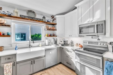 Villa ou maison à louer à Tampa, Floride: 4 chambres, 249.72 m2 № 1906913 - photo 10