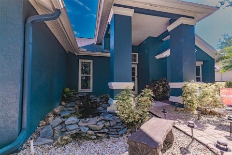 Villa ou maison à louer à Tampa, Floride: 4 chambres, 249.72 m2 № 1906913 - photo 2