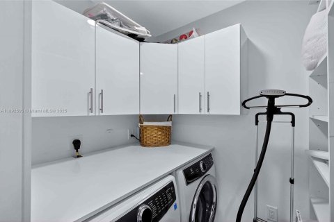 Copropriété à louer à Miami, Floride: 2 chambres, 144.93 m2 № 1946735 - photo 18