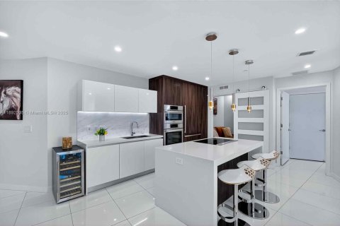 Copropriété à louer à Miami, Floride: 2 chambres, 144.93 m2 № 1946735 - photo 11