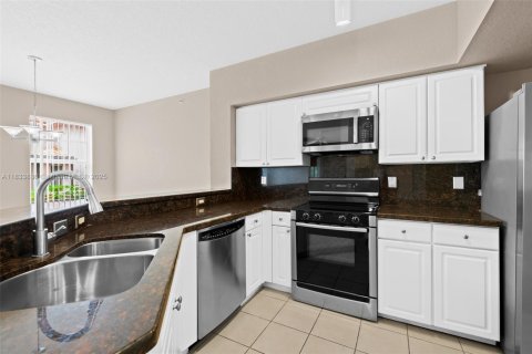 Townhouse in Coral Springs, Florida 2 bedrooms, 117.8 sq.m. № 1813882 - photo 8