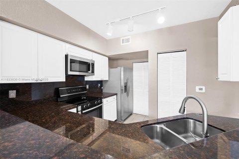 Townhouse in Coral Springs, Florida 2 bedrooms, 117.8 sq.m. № 1813882 - photo 10