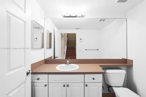 Townhouse in Coral Springs, Florida 2 bedrooms, 117.8 sq.m. № 1813882 - photo 12