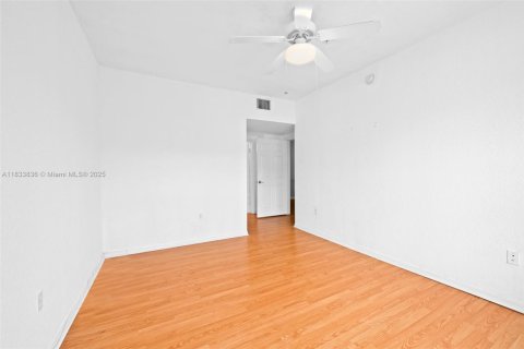 Townhouse in Coral Springs, Florida 2 bedrooms, 117.8 sq.m. № 1813882 - photo 14