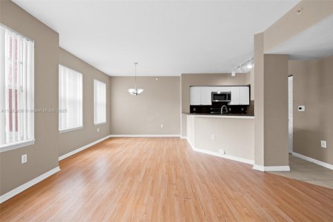 Townhouse in Coral Springs, Florida 2 bedrooms, 117.8 sq.m. № 1813882 - photo 4