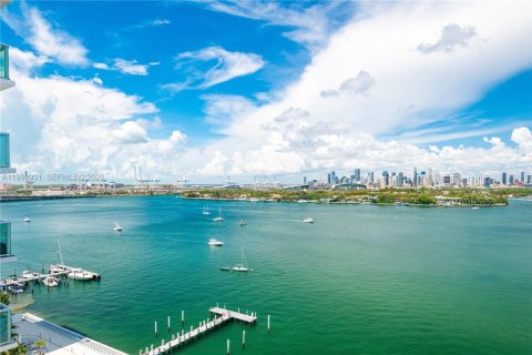 Кондоминиум с 1 спальней в Майами-Бич, Флорида № 2055710