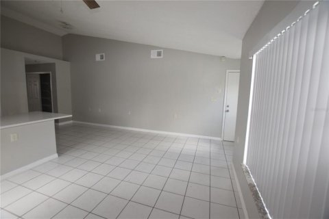 House in Orlando, Florida 3 bedrooms, 97.55 sq.m. № 2394178 - photo 8