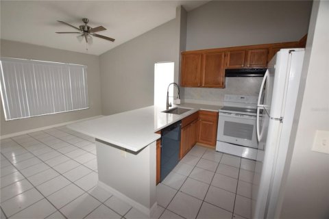House in Orlando, Florida 3 bedrooms, 97.55 sq.m. № 2394178 - photo 10