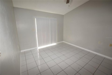 House in Orlando, Florida 3 bedrooms, 97.55 sq.m. № 2394178 - photo 24
