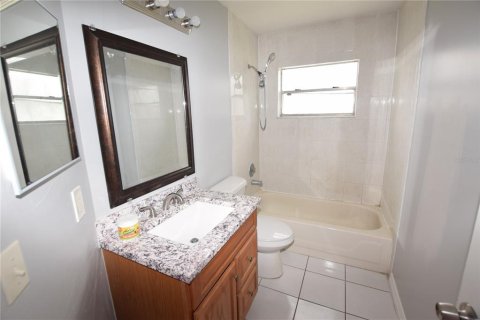House in Orlando, Florida 3 bedrooms, 97.55 sq.m. № 2394178 - photo 22