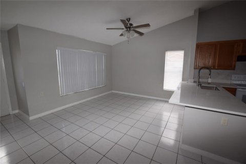House in Orlando, Florida 3 bedrooms, 97.55 sq.m. № 2394178 - photo 6
