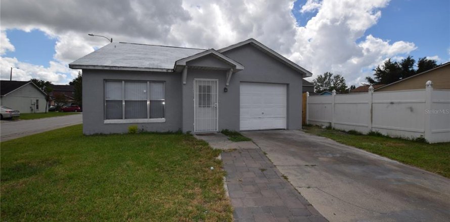 House in Orlando, Florida 3 bedrooms, 97.55 sq.m. № 2394178