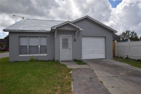 House in Orlando, Florida 3 bedrooms, 97.55 sq.m. № 2394178 - photo 2