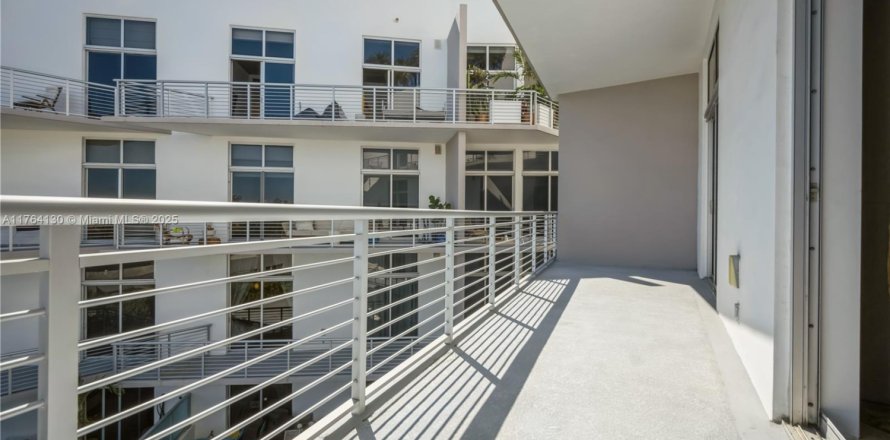 Condominio en Miami Beach, Florida, 1 dormitorio № 1576042