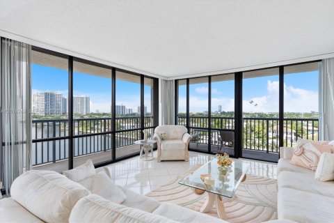 Condo in Hallandale Beach, Florida, 2 bedrooms  № 2186054 - photo 5