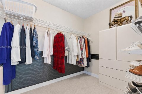 Condo in Hallandale Beach, Florida, 2 bedrooms  № 2186054 - photo 21