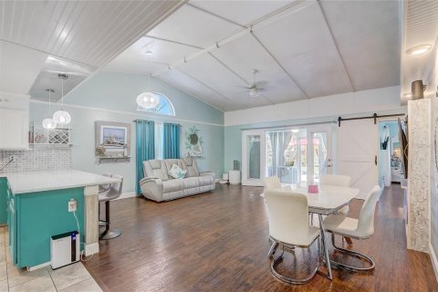 Casa en venta en Clermont, Florida, 2 dormitorios, 109.44 m2 № 1837387 - foto 9
