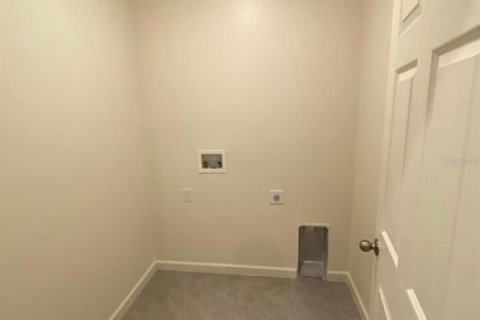 Villa ou maison à louer à Palm Bay, Floride: 3 chambres, 164.25 m2 № 2107145 - photo 6