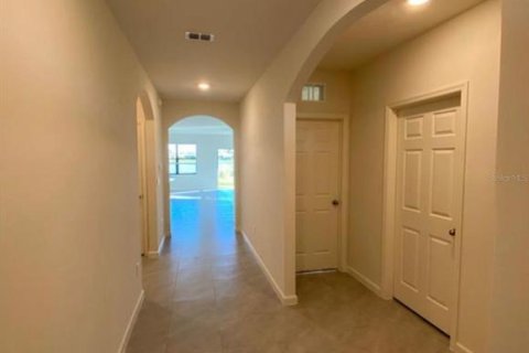 Villa ou maison à louer à Palm Bay, Floride: 3 chambres, 164.25 m2 № 2107145 - photo 5