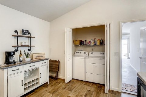 House in The Villages, Florida 2 bedrooms, 106.65 sq.m. № 1837882 - photo 19
